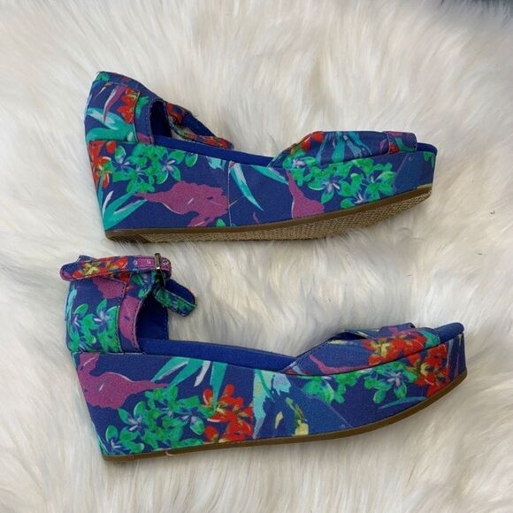 TOMS Blue  Floral Wedge Heels Open Toe Size 6 - Picture 2 of 6